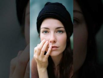 "Улучшение" генерации рук на фотопортретах женщин с помощью ИИ Midjourney V5 Alpha #shorts